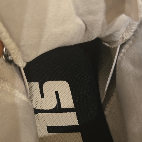 Converse Black and White High-Tops - Picture 10 of 12